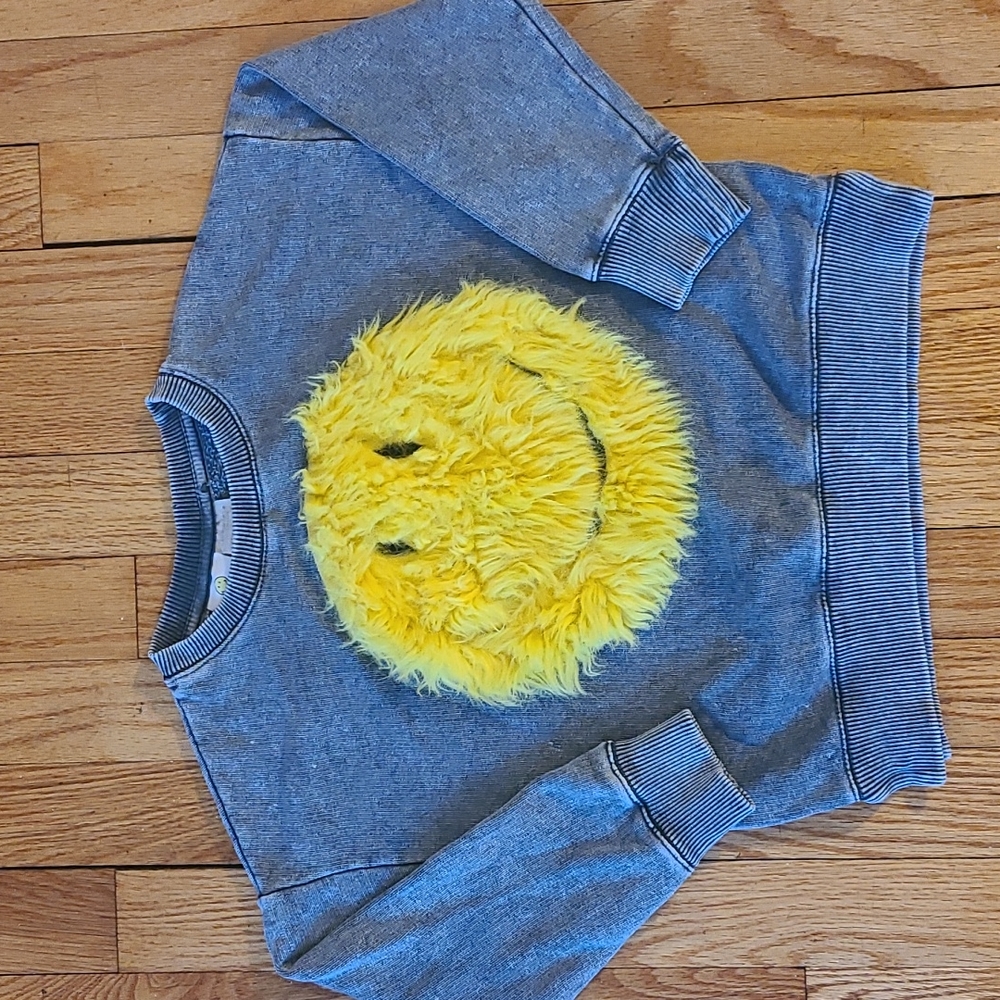 Zara Girls smiley fuzzy emoji grey crew neck sweatshirt size 5